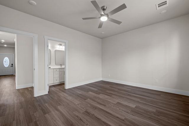 933 Nacogdoches River Drive, Granbury, TX 76048