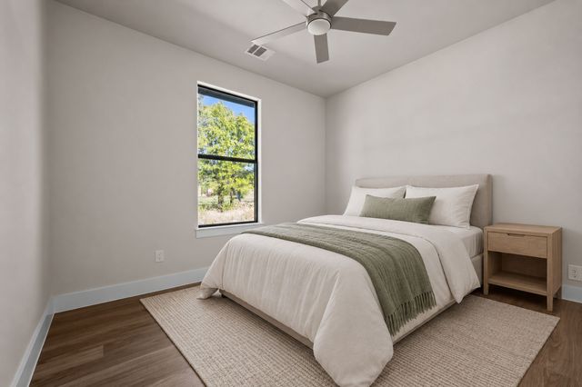 933 Nacogdoches River Drive, Granbury, TX 76048