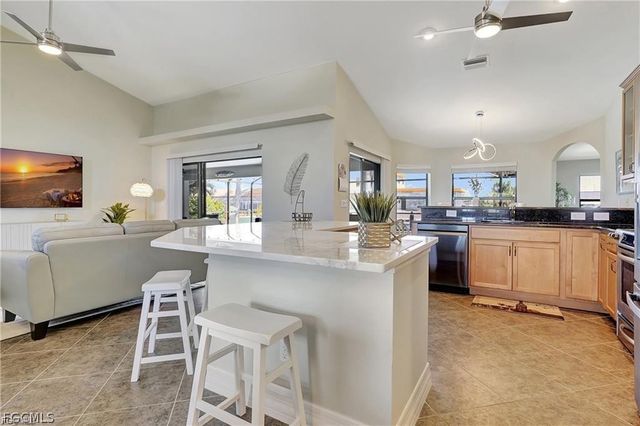 4921 Sorrento CT, Cape Coral, FL 33904