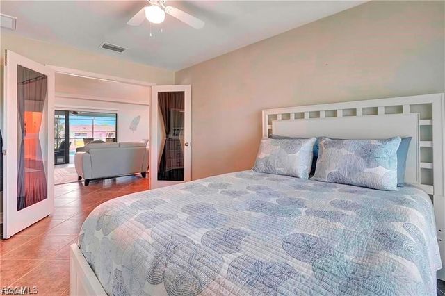 4921 Sorrento CT, Cape Coral, FL 33904