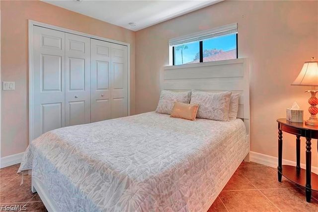 4921 Sorrento CT, Cape Coral, FL 33904