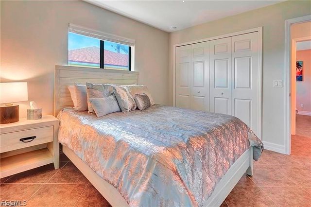 4921 Sorrento CT, Cape Coral, FL 33904