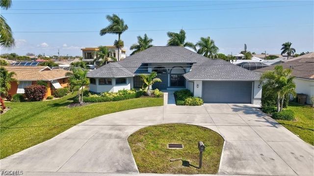 4921 Sorrento CT, Cape Coral, FL 33904