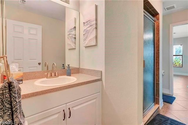 4921 Sorrento CT, Cape Coral, FL 33904