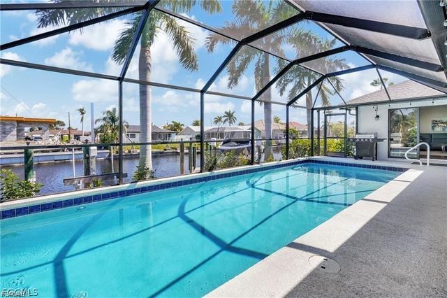 4921 Sorrento CT, Cape Coral, FL 33904