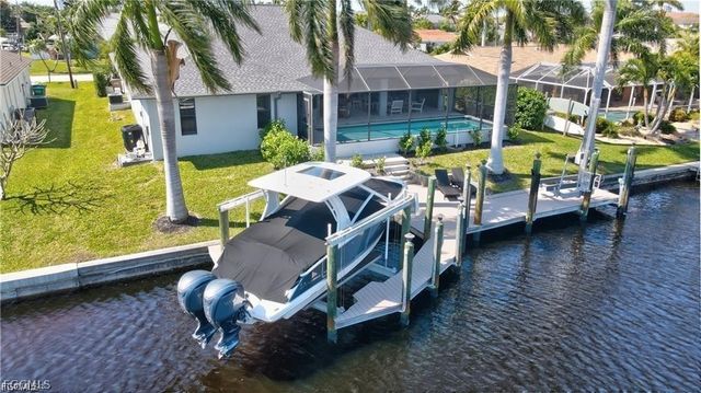 4921 Sorrento CT, Cape Coral, FL 33904