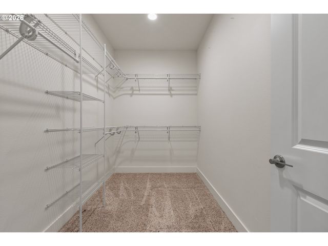 110 W FLANGAS Ave, Roseburg, OR 97471