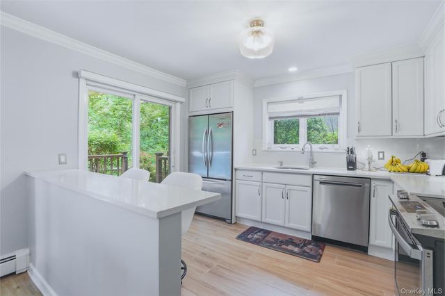 2 Timberland Pass, Chappaqua, NY 10514