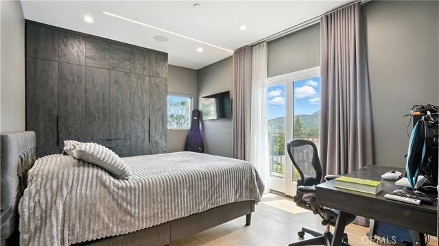 2806 Manhattan, La Crescenta, CA 91214