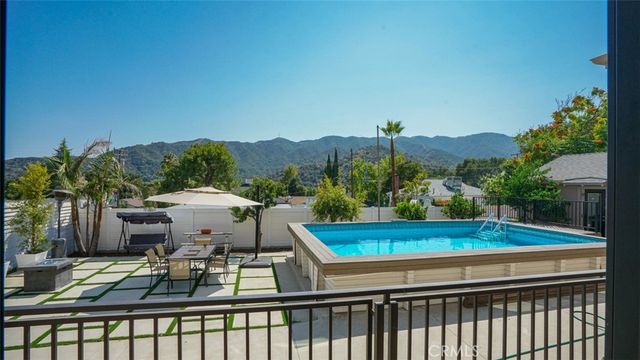 2806 Manhattan, La Crescenta, CA 91214