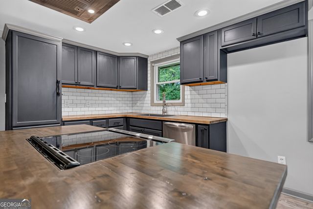 106 Sir Lancelot Avenue, Lagrange, GA 30241
