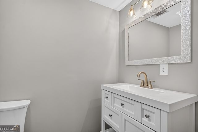 106 Sir Lancelot Avenue, Lagrange, GA 30241