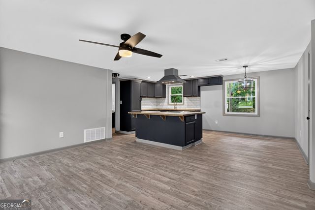 106 Sir Lancelot Avenue, Lagrange, GA 30241