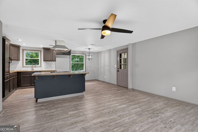 106 Sir Lancelot Avenue, Lagrange, GA 30241