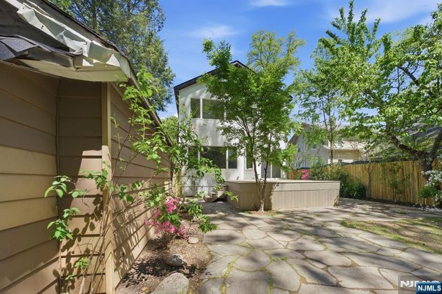 232 Riveredge Road, Tenafly, NJ 07670