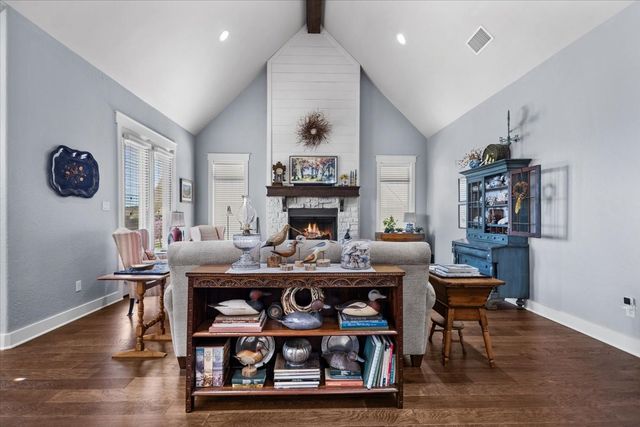 14621 Twin Pines Lane, Lindale, TX 75771