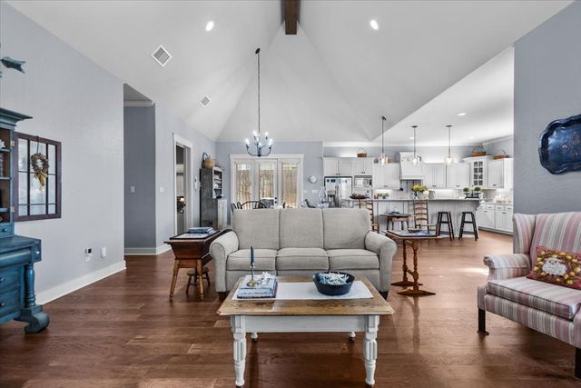 14621 Twin Pines Lane, Lindale, TX 75771