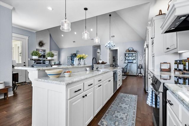 14621 Twin Pines Lane, Lindale, TX 75771