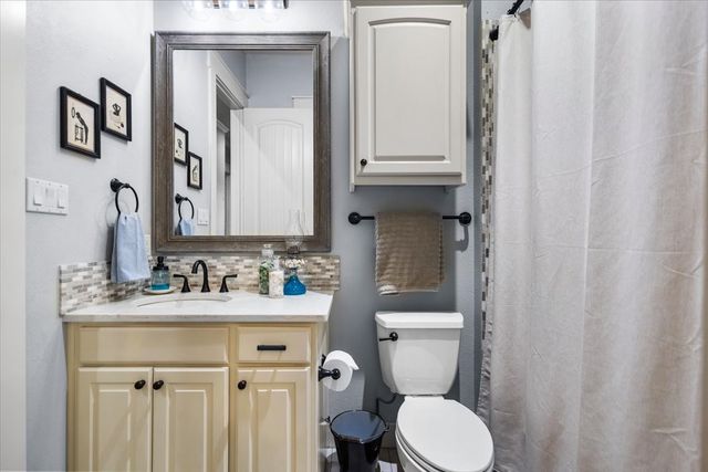 14621 Twin Pines Lane, Lindale, TX 75771