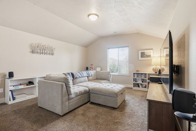 10722 S CORAL DUNE DR, South Jordan, UT 84009