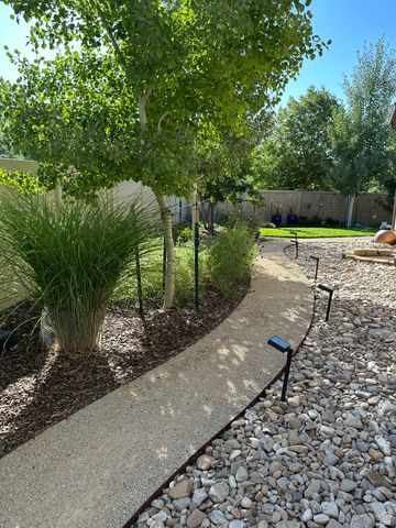 10722 S CORAL DUNE DR, South Jordan, UT 84009