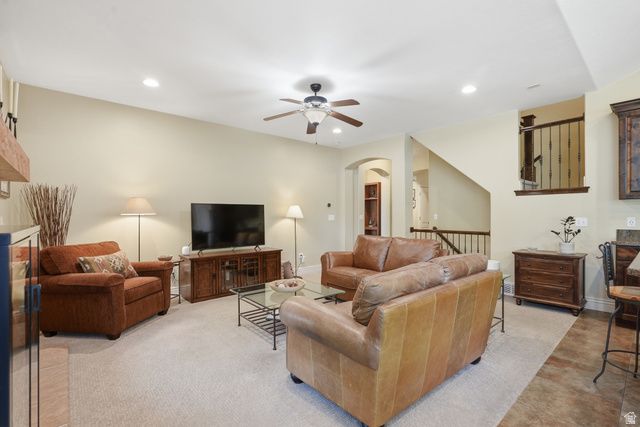 10722 S CORAL DUNE DR, South Jordan, UT 84009