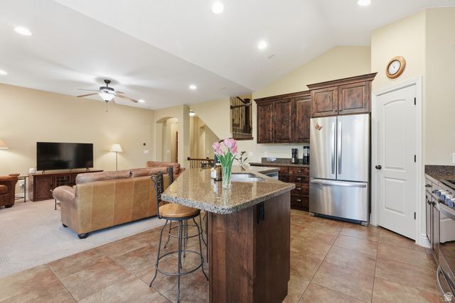 10722 S CORAL DUNE DR, South Jordan, UT 84009