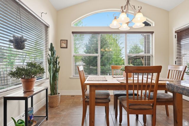 10722 S CORAL DUNE DR, South Jordan, UT 84009
