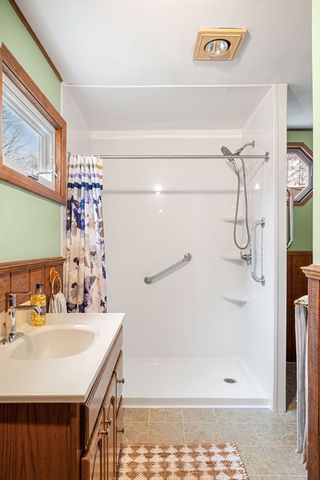 15 Waterman, Auburn, MA 01501