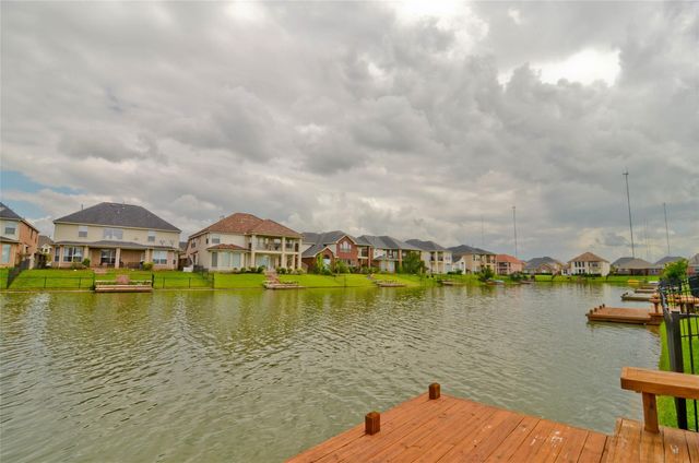 4042 Tuscan Shores Drive, Missouri City, TX 77459