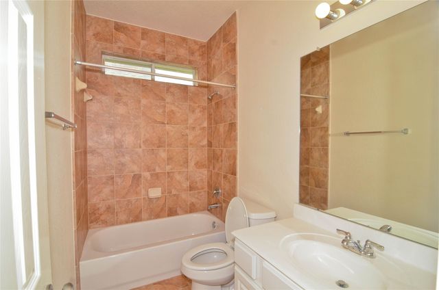 4042 Tuscan Shores Drive, Missouri City, TX 77459