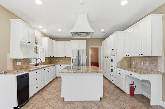 128 Blush Hill Drive, Conroe, TX 77304