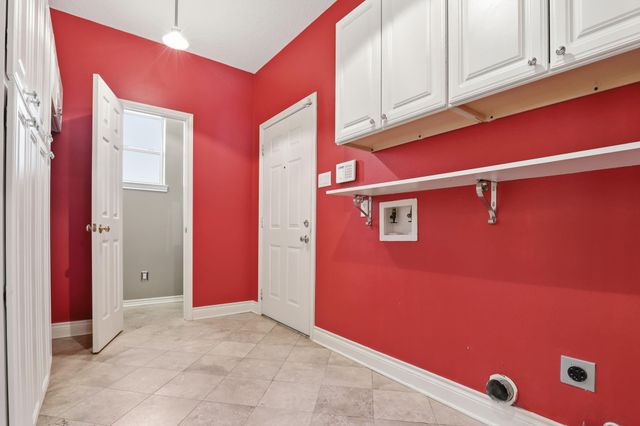 128 Blush Hill Drive, Conroe, TX 77304