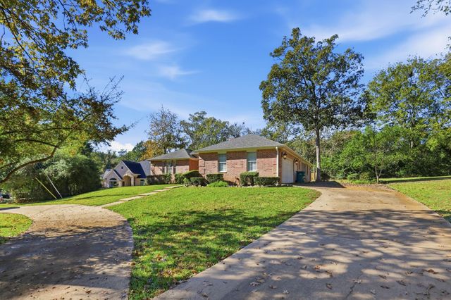 128 Blush Hill Drive, Conroe, TX 77304