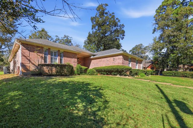 128 Blush Hill Drive, Conroe, TX 77304