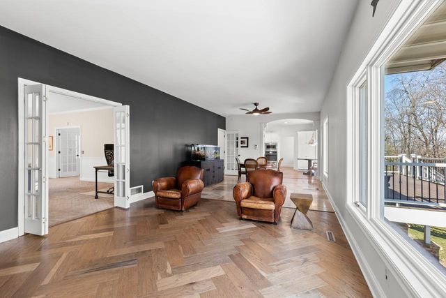 10692 Mount Curve Road, Eden Prairie, MN 55347