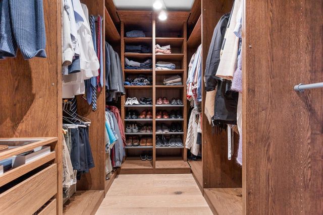 10692 Mount Curve Road, Eden Prairie, MN 55347