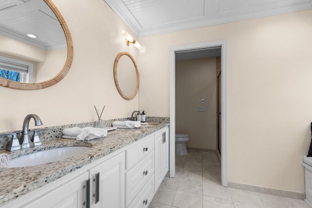 10692 Mount Curve Road, Eden Prairie, MN 55347