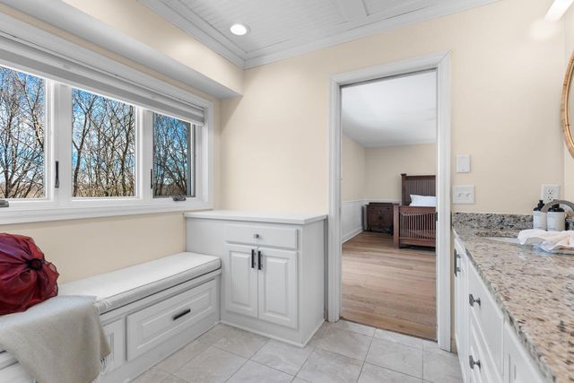 10692 Mount Curve Road, Eden Prairie, MN 55347