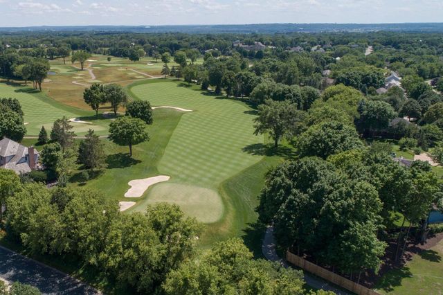 10692 Mount Curve Road, Eden Prairie, MN 55347