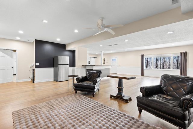 10692 Mount Curve Road, Eden Prairie, MN 55347