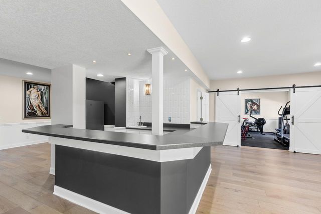 10692 Mount Curve Road, Eden Prairie, MN 55347