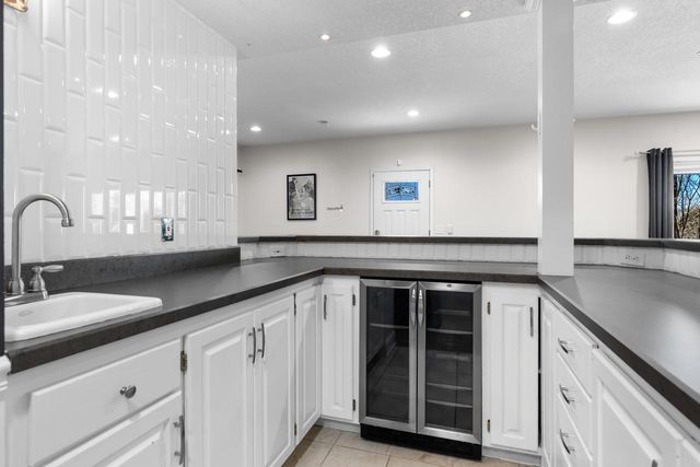 10692 Mount Curve Road, Eden Prairie, MN 55347