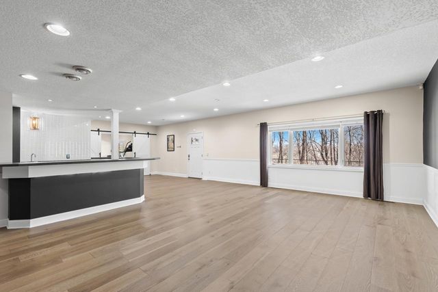 10692 Mount Curve Road, Eden Prairie, MN 55347