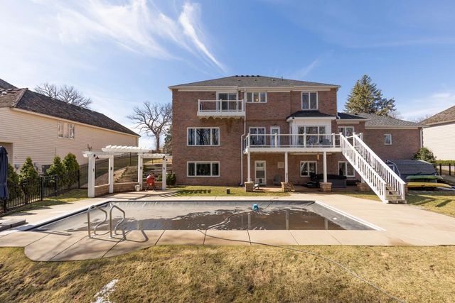 10692 Mount Curve Road, Eden Prairie, MN 55347