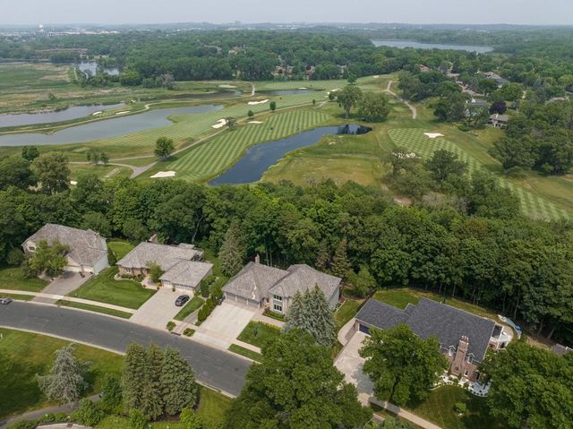 10692 Mount Curve Road, Eden Prairie, MN 55347