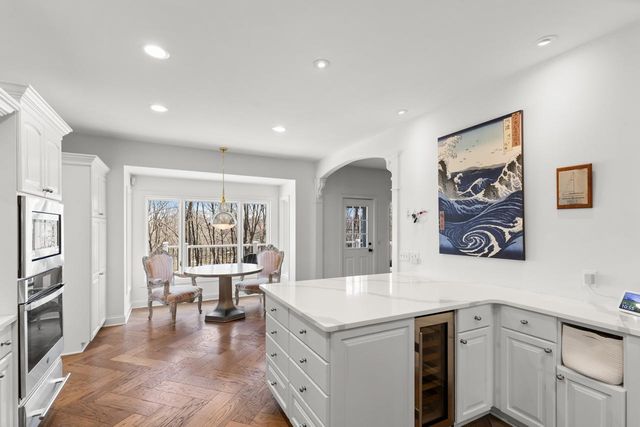 10692 Mount Curve Road, Eden Prairie, MN 55347