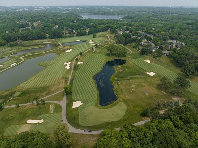 10692 Mount Curve Road, Eden Prairie, MN 55347