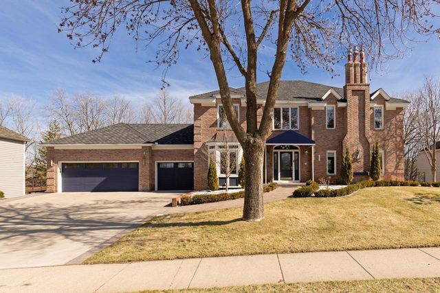 10692 Mount Curve Road, Eden Prairie, MN 55347