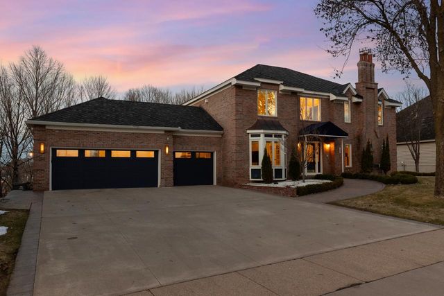 10692 Mount Curve Road, Eden Prairie, MN 55347